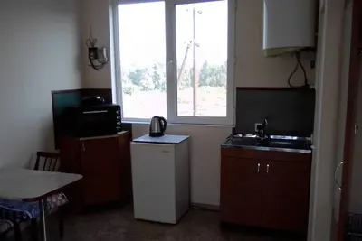 Image de Welcome digital nomads, universal space with studio living accommodations.