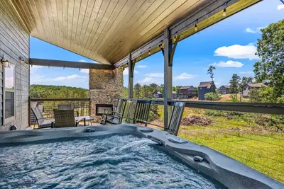 Image de New Luxury Lodge w/ Hot Tub+Fireplaces+Views!