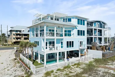 Image de Serenity Now Mb: Modern Beachfront Home- Sleeps 11, Priv. Heated Pool, 3 Suites