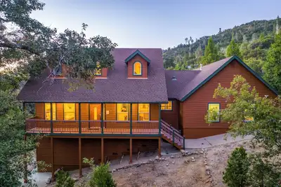 Image de Ethereal Woodland Cabin - near Yosemite, Bass Lake