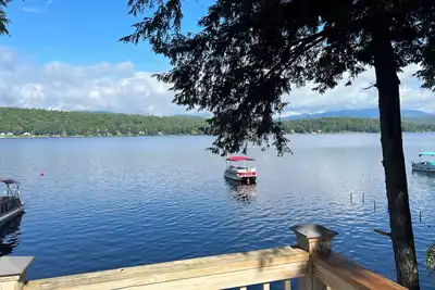 Image de Enjoy this amazing waterfront property on Schroon lake with private beach