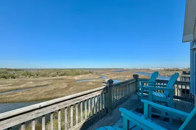 Image de Sunset Sips Surf City: Waterfront and Sunset Views