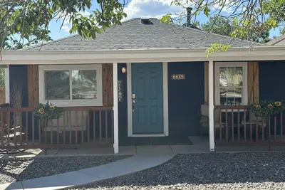 Image de This is an entire Home to yourself so close to Downtown Denver!