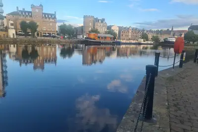 Image de Centrally located room with double bed, 2-3min walk from popular Leith shore