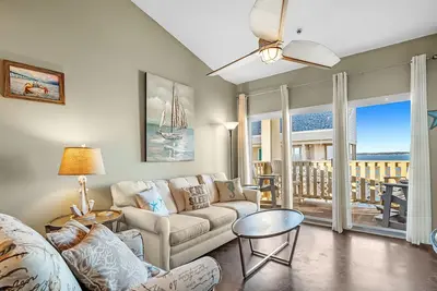 Image de Pensacola Waterfront Condo | Fishing Pier, Kayak, Bikes | My Beach Getaways H5