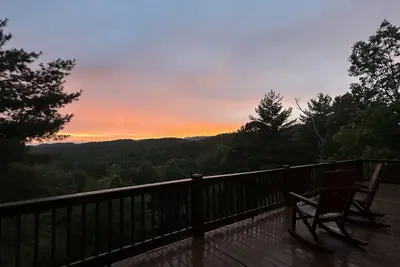 Image de Breathtaking View/Hot Tub/Log Cabin/2-miles to Blue Ridge/Dog Friendly/Fire Pit