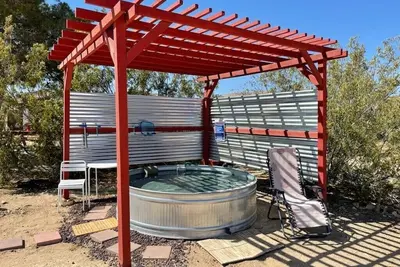 Image de Desert Cabin Retreat\/2. 5 Acres\/Pool\/Wifi\/King Bed