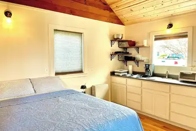Image de Studio Apartment in the Heart of Historic Mendocino Village, Monthly Rental