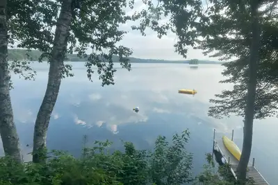 Image de Cozy lakeshore cottage, sunset, sunrise views mid Maine near coast, wifi