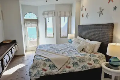 Image de Stunning Bella Sirena Beachfront Condo