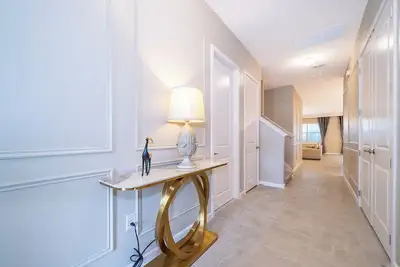 Image de Brand New Luxury 12br/11. 5ba Villa 15 Mins to Disney with Pool / Sleep 30