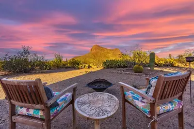 Image de Desert Oasis: Mountain Views & Adventure Trails near Saguaro National Park West