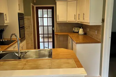 Image de Cosy 3 Bed House, Kidlington, Oxford, Blenheim, Cotswold With Private Parking