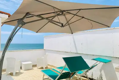 Image de Sea view apartment with private beach