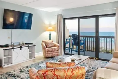 Image de Discounted end of summer rates Pool Beachfront Sleeps 8