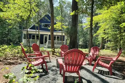 Image de Brand New, Waterfront House on Beautiful Fairlee Creek