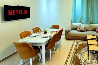 Image de Appartement près du célèbre souk et plage