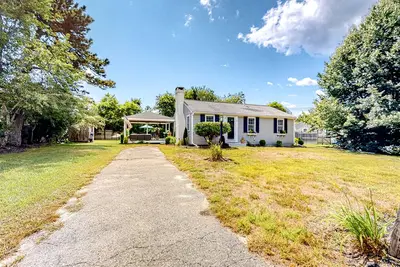 Image de Ocean Breeze Cape Cottage | House in Yarmouth - No Pets