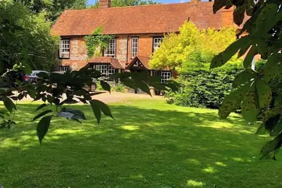 Image de Townsend Farmhouse Beautiful Riverside Village…. . With Hot Tub. .