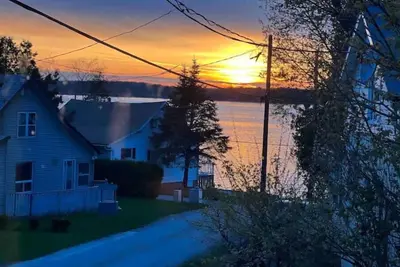 Image de 3 Bedroom Cottage in Kawartha with Hot tub\n