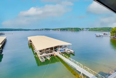 Image de Tommy's Place with Covered Single Jet Ski Slip