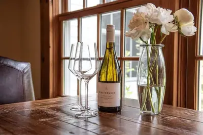 Image de Brook Bound Inn - Main Lodge-Two Bedroom Suite w/pullout & Kitchenette-Room 102\n