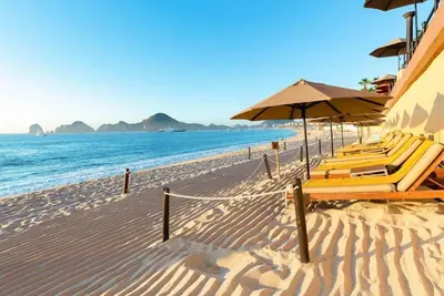 Image de Ocean Front, 3 Bedroom Penthouse, Large Deck Including Hot Tub And Great Views.