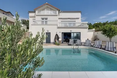 Image de Villa with pool, sea view, whirlpool - Traveler Reiseburo Krk - Id 2397