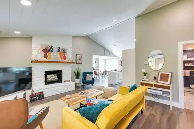 Image de Orrington Vacation Rental w/ Private Deck & Views!