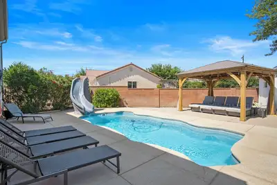 Image de Zion Desert \"Cruise\" House - private pool, hot tub & game room