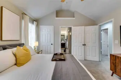 Image de Airport Retreat in College Park