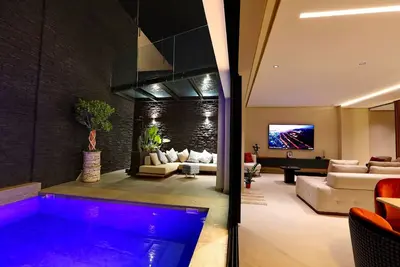 Image de Duplex de luxe, piscine sauna