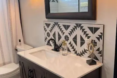 Image de Cozy 2br-1ba 10min from Airport