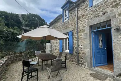 Image de Belle maison en pierre offrant de beaux volumes dans la campagne de Pleneuf Val André