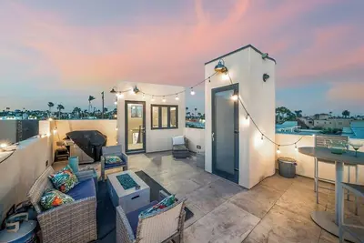 Image de Elegant Beachfront Gem in Oceanside