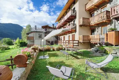 Image de Appartement \"Lodge de la Fontaine\" avec vue montagne, jardin privé et 3 balcons