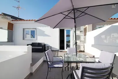 Image de Appartement \"Telmus Villa 1 Andar\" avec vue sur la mer, terrasse privée et Wi-Fi