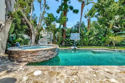 Image de Sunset Manor | Pool & Spa! by Colby & Conrad