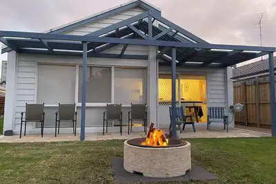 Image de Ideally located Beach House close to picturesque reserve and beaches