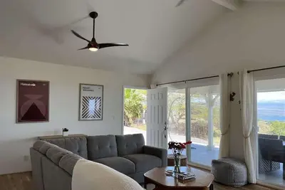 Image de Hale Lewa ~ Newer Home ~ Ocean Views ~ 30 Day Rent