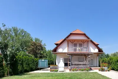 Image de Appartement de vacances Balatonmáriafürdõ pour 1 - 6 personnes avec 3 chambres à coucher - Apparteme
