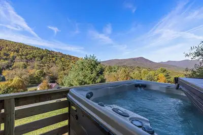 Image de Limited-Time April Deals Your Dream Getaway for Less - Bluff Mountain Retreat