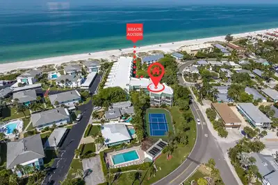 Image de Private Beach Access w/Pool and Tennis! Pool closed in August