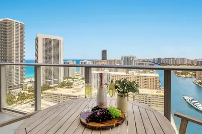 Image de Luxury Hollywood Beach 3br|Ocean View