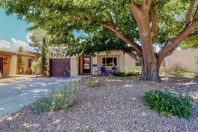 Image de Adobe Home, 2bd/1ba, Garage, Dog