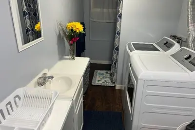 Image de 1 bedroom 1 bathroom apartment\n