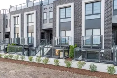 Image de Exquisite, bright &modern 2 bedroom condo.