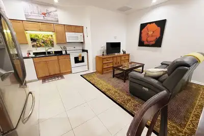 Image de Cozy Downtown Gainesville 2 Bedroom/ 1 Bath Duplex