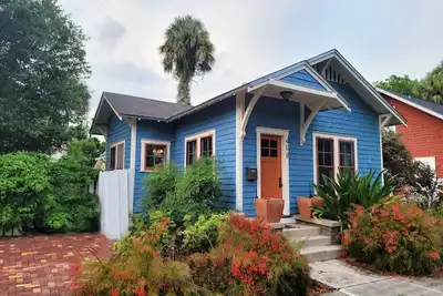 Image de Historic one bedroom Home- Walk to Downtown