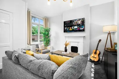Image de Luxury 3 Bed House with Garden & Parking